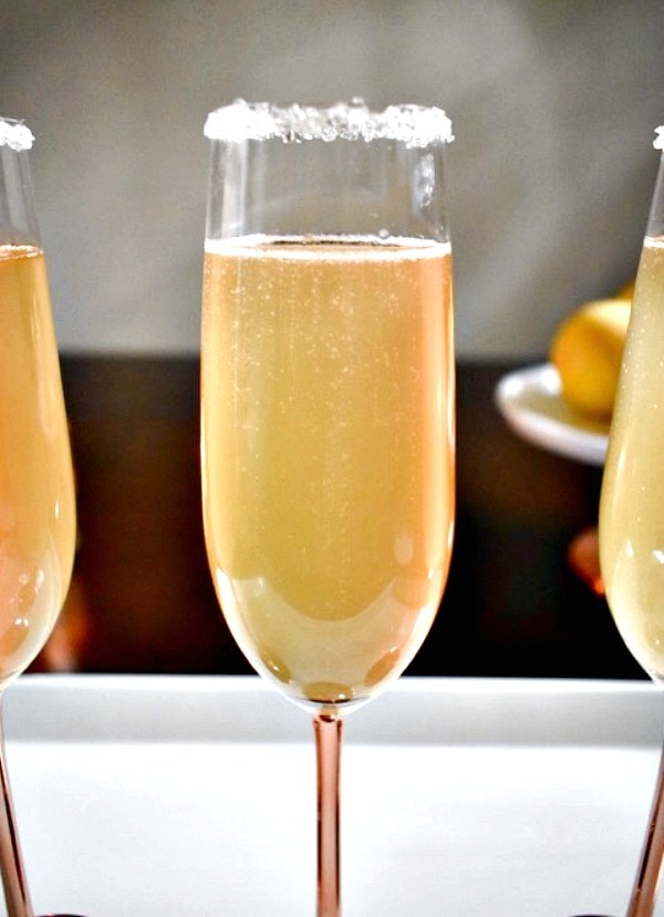 Flutes of Citrus Champagne Sparklers.