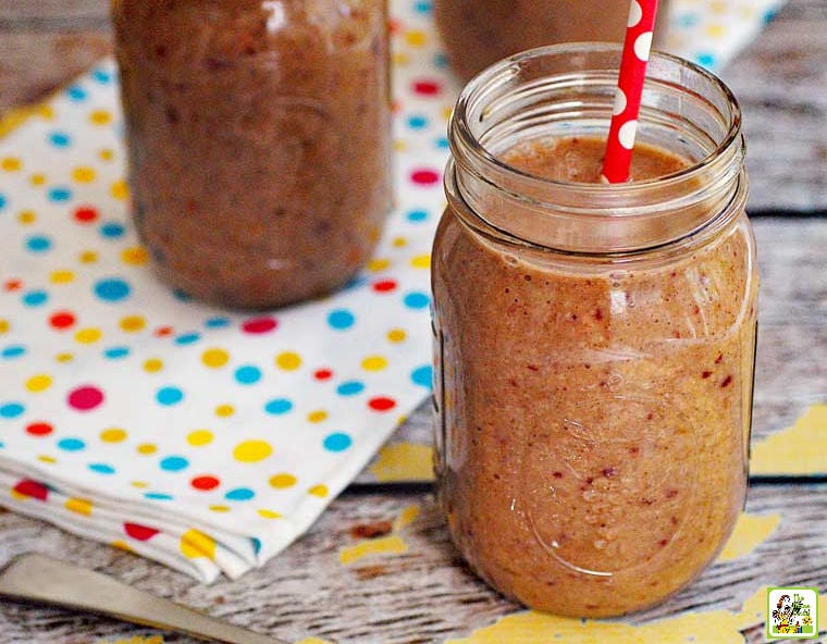 Oatmeal Smoothies Recipe served in a mason jar with a straw.