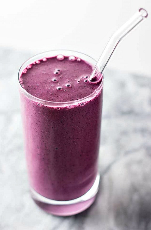 A glass of Blueberry Pie Smoothie.