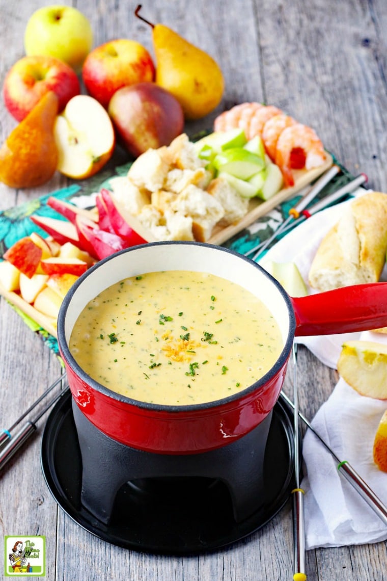 https://cdn.thismamacooks.com/images/2019/11/Brie-Fondue-2a.jpg